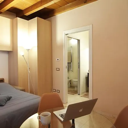 Miro-canonica 41, Apartment *