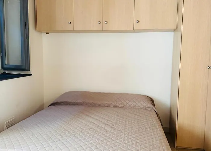 Apartment Miro-canonica 41, Milan